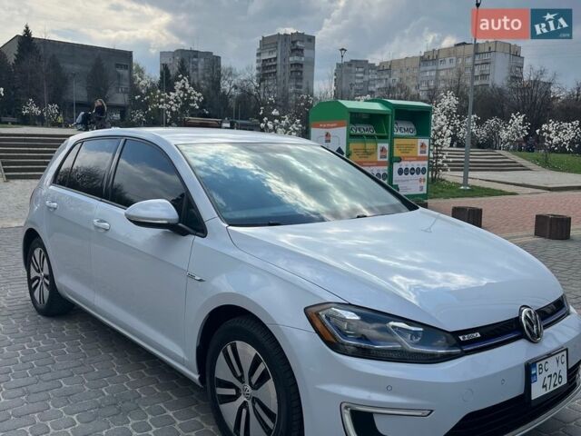 Серый Фольксваген e-Golf, объемом двигателя 0 л и пробегом 71 тыс. км за 12000 $, фото 1 на Automoto.ua
