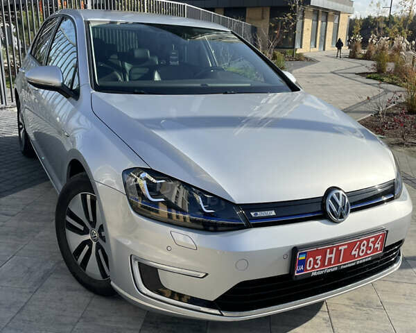 Серый Фольксваген e-Golf, объемом двигателя 0 л и пробегом 76 тыс. км за 9300 $, фото 1 на Automoto.ua