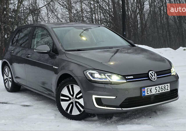 Серый Фольксваген e-Golf, объемом двигателя 0 л и пробегом 159 тыс. км за 12499 $, фото 1 на Automoto.ua