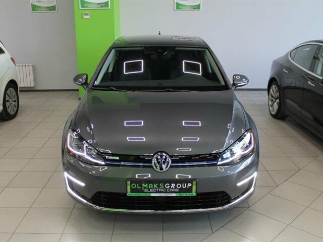 Серый Фольксваген e-Golf, объемом двигателя 0 л и пробегом 3 тыс. км за 37800 $, фото 1 на Automoto.ua