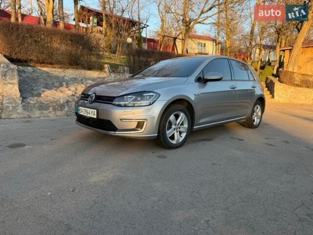 Серый Фольксваген e-Golf, объемом двигателя 0 л и пробегом 142 тыс. км за 14200 $, фото 1 на Automoto.ua