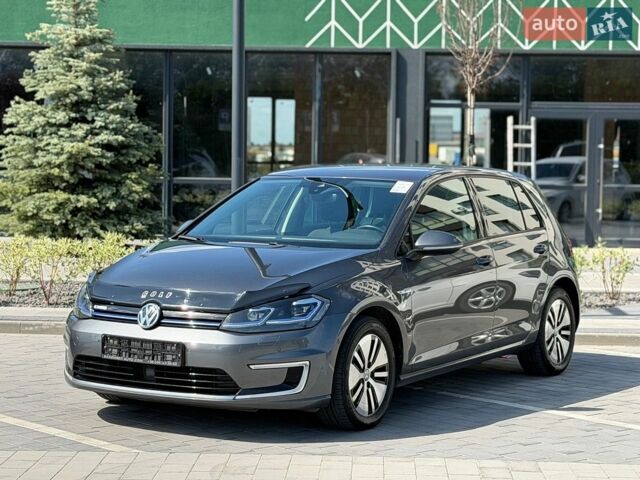 Серый Фольксваген e-Golf, объемом двигателя 0 л и пробегом 147 тыс. км за 12300 $, фото 1 на Automoto.ua