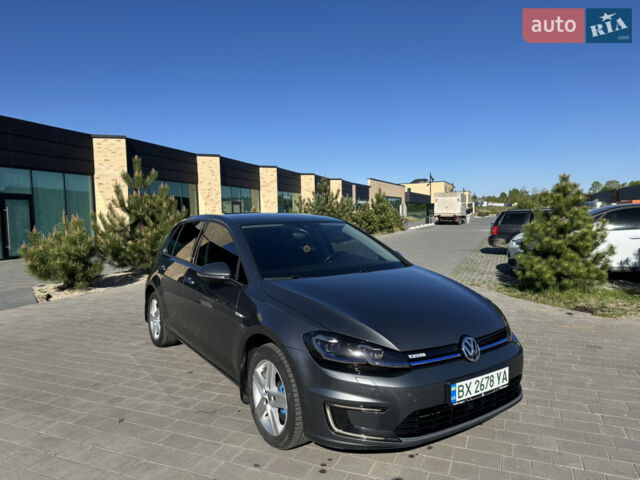 Серый Фольксваген e-Golf, объемом двигателя 0 л и пробегом 113 тыс. км за 13800 $, фото 1 на Automoto.ua