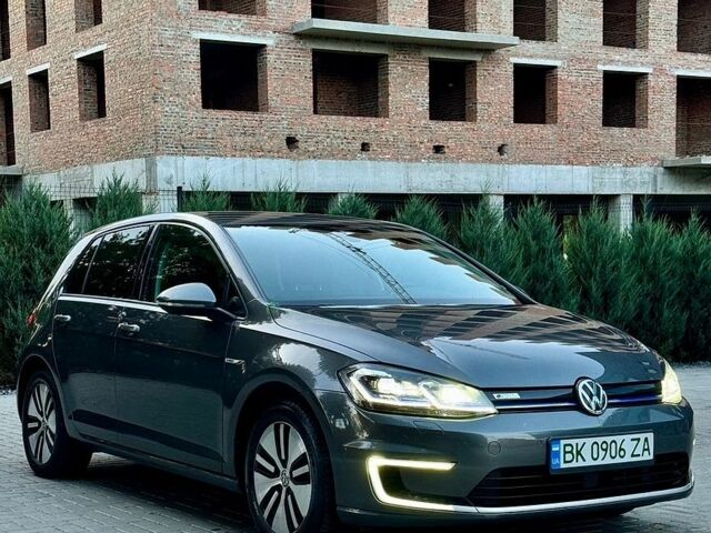 Сірий Фольксваген e-Golf, об'ємом двигуна 0 л та пробігом 155 тис. км за 11999 $, фото 1 на Automoto.ua