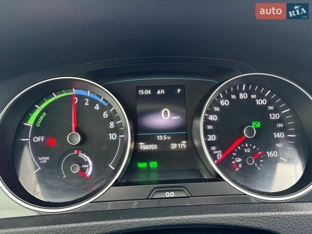 Серый Фольксваген e-Golf, объемом двигателя 0 л и пробегом 156 тыс. км за 11700 $, фото 1 на Automoto.ua