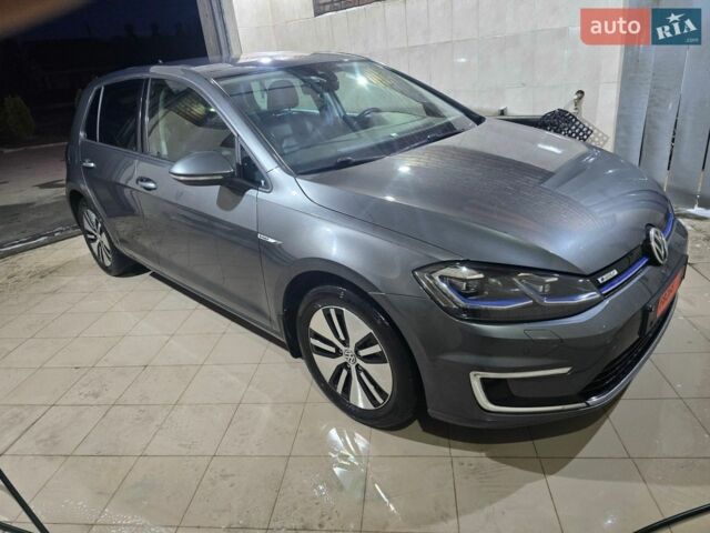 Серый Фольксваген e-Golf, объемом двигателя 0 л и пробегом 148 тыс. км за 12999 $, фото 1 на Automoto.ua