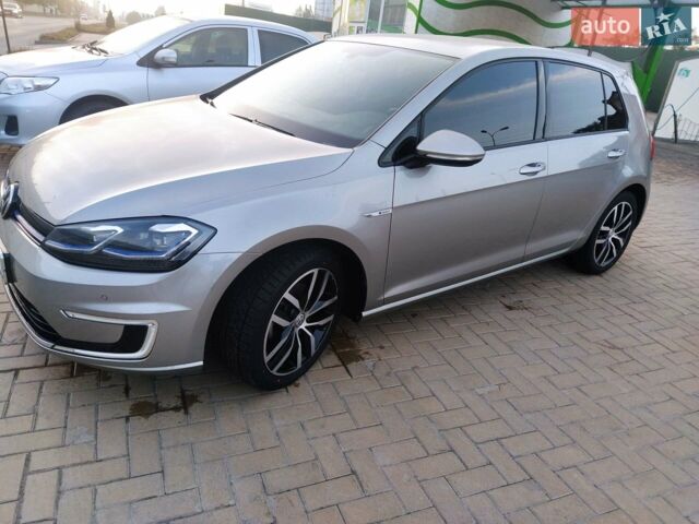 Серый Фольксваген e-Golf, объемом двигателя 0 л и пробегом 175 тыс. км за 12700 $, фото 1 на Automoto.ua