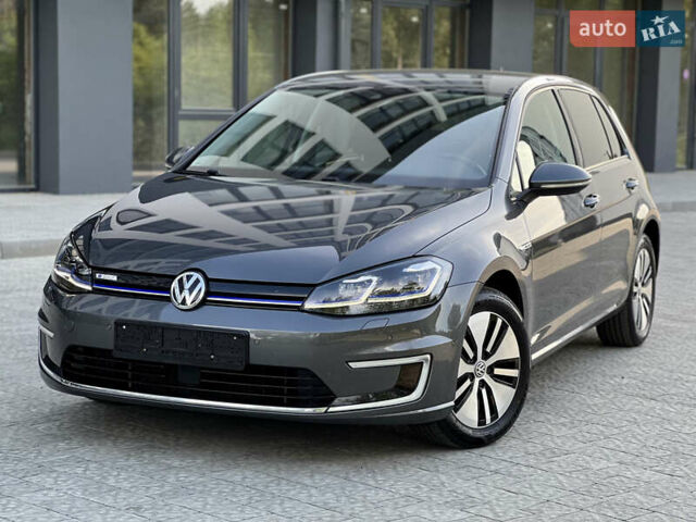 Серый Фольксваген e-Golf, объемом двигателя 0 л и пробегом 96 тыс. км за 13200 $, фото 1 на Automoto.ua
