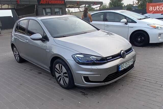 Серый Фольксваген e-Golf, объемом двигателя 0 л и пробегом 118 тыс. км за 13900 $, фото 1 на Automoto.ua