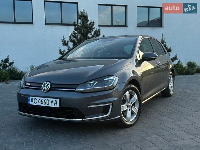 Серый Фольксваген e-Golf, объемом двигателя 0 л и пробегом 129 тыс. км за 13199 $, фото 1 на Automoto.ua