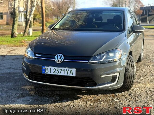 Серый Фольксваген e-Golf, объемом двигателя 0 л и пробегом 140 тыс. км за 11700 $, фото 1 на Automoto.ua