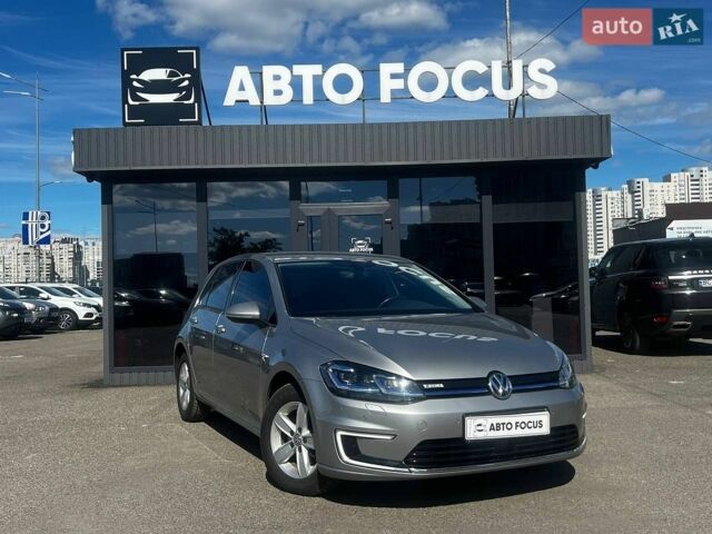 Серый Фольксваген e-Golf, объемом двигателя 0 л и пробегом 98 тыс. км за 13990 $, фото 1 на Automoto.ua