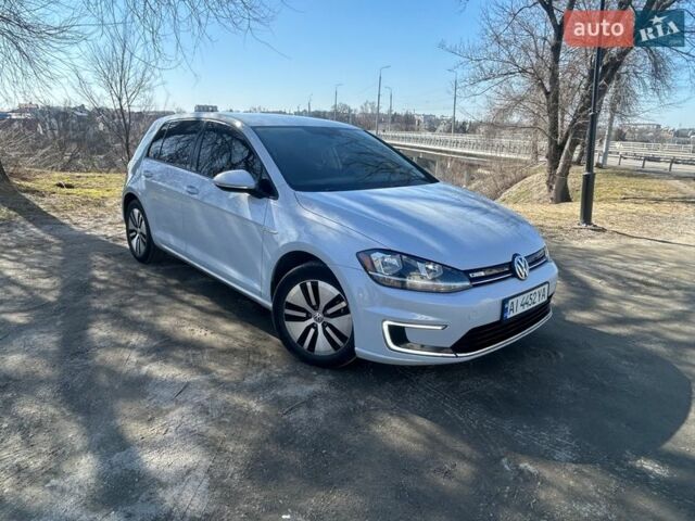 Серый Фольксваген e-Golf, объемом двигателя 0 л и пробегом 126 тыс. км за 11700 $, фото 1 на Automoto.ua