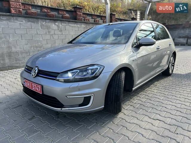 Серый Фольксваген e-Golf, объемом двигателя 0 л и пробегом 124 тыс. км за 12600 $, фото 1 на Automoto.ua