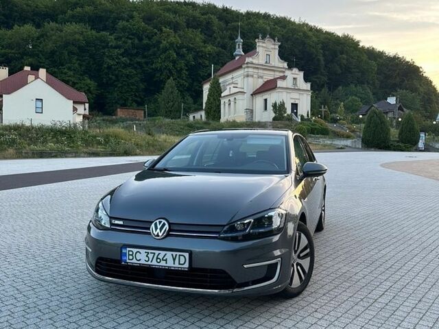 Серый Фольксваген e-Golf, объемом двигателя 0 л и пробегом 140 тыс. км за 12999 $, фото 1 на Automoto.ua
