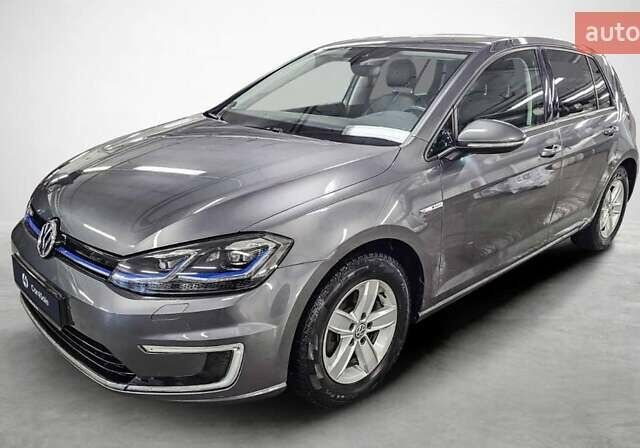 Серый Фольксваген e-Golf, объемом двигателя 0 л и пробегом 122 тыс. км за 12884 $, фото 1 на Automoto.ua