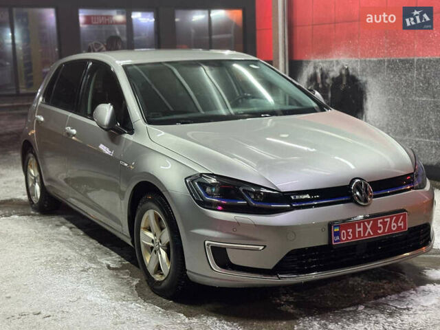 Серый Фольксваген e-Golf, объемом двигателя 0 л и пробегом 100 тыс. км за 10999 $, фото 1 на Automoto.ua