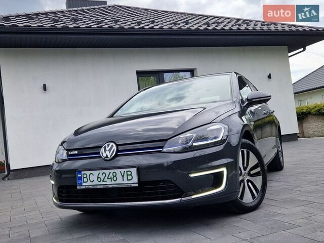 Серый Фольксваген e-Golf, объемом двигателя 0 л и пробегом 95 тыс. км за 14300 $, фото 1 на Automoto.ua