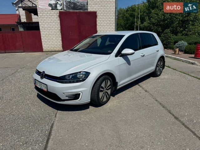 Серый Фольксваген e-Golf, объемом двигателя 0 л и пробегом 92 тыс. км за 14300 $, фото 1 на Automoto.ua