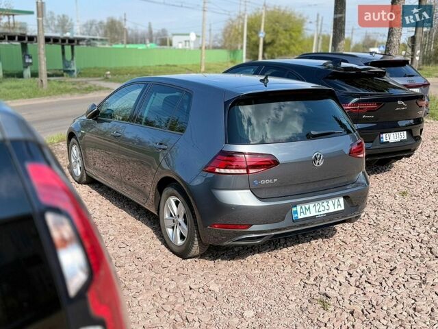 Серый Фольксваген e-Golf, объемом двигателя 0 л и пробегом 82 тыс. км за 14777 $, фото 1 на Automoto.ua