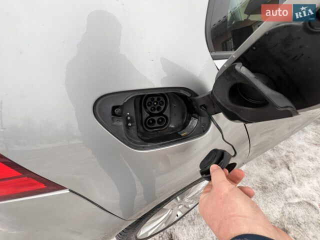 Серый Фольксваген e-Golf, объемом двигателя 0 л и пробегом 147 тыс. км за 13900 $, фото 1 на Automoto.ua