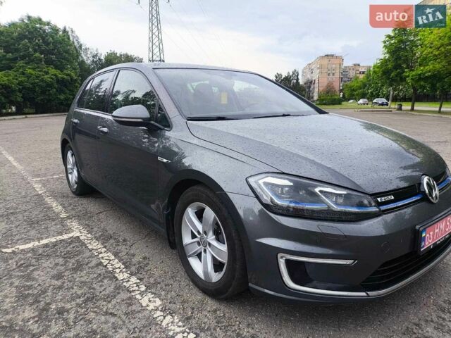 Серый Фольксваген e-Golf, объемом двигателя 0 л и пробегом 148 тыс. км за 13900 $, фото 1 на Automoto.ua