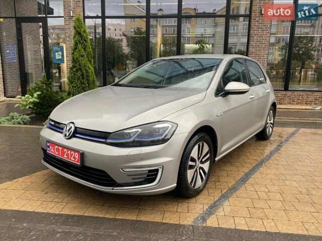 Серый Фольксваген e-Golf, объемом двигателя 0 л и пробегом 115 тыс. км за 13399 $, фото 1 на Automoto.ua