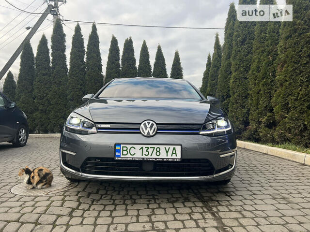 Серый Фольксваген e-Golf, объемом двигателя 0 л и пробегом 65 тыс. км за 26650 $, фото 1 на Automoto.ua