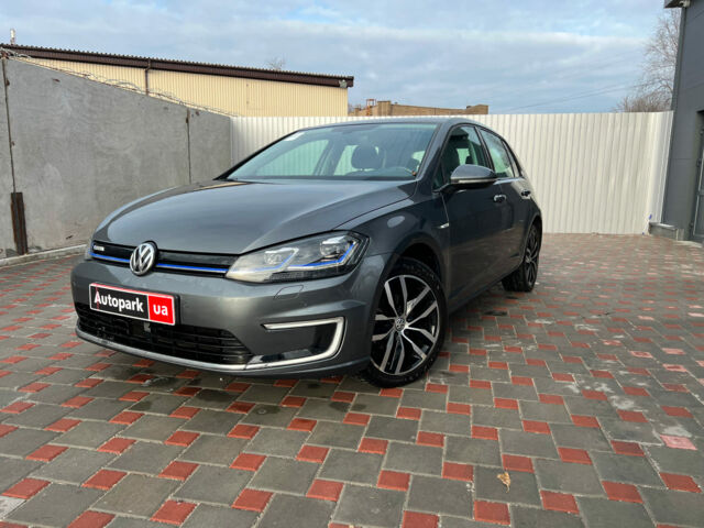 Серый Фольксваген e-Golf, объемом двигателя 0 л и пробегом 56 тыс. км за 18490 $, фото 1 на Automoto.ua