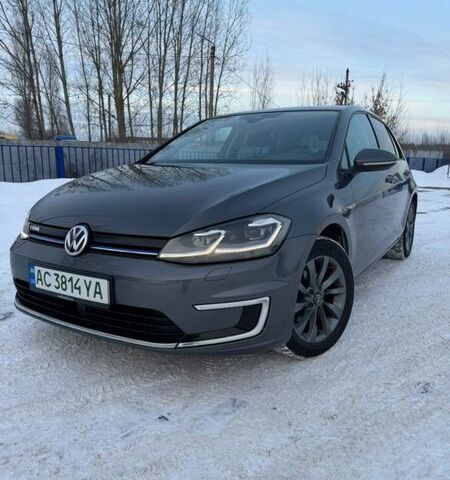 Серый Фольксваген e-Golf, объемом двигателя 0 л и пробегом 126 тыс. км за 11700 $, фото 1 на Automoto.ua