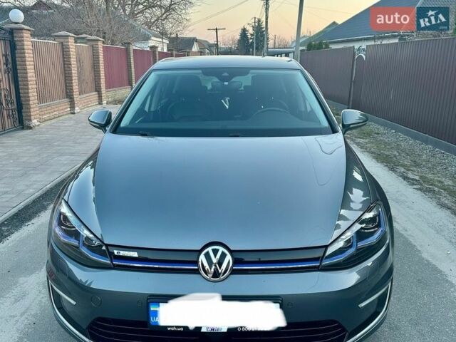 Серый Фольксваген e-Golf, объемом двигателя 0 л и пробегом 135 тыс. км за 14700 $, фото 1 на Automoto.ua