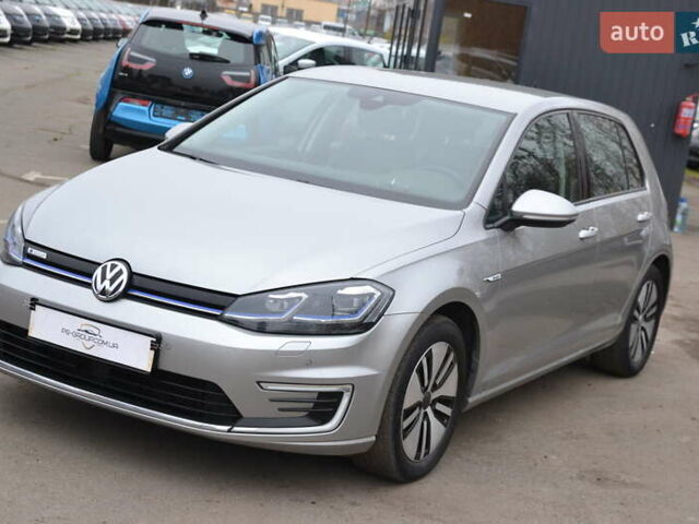 Серый Фольксваген e-Golf, объемом двигателя 0 л и пробегом 92 тыс. км за 13300 $, фото 1 на Automoto.ua