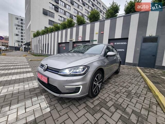 Серый Фольксваген e-Golf, объемом двигателя 0 л и пробегом 95 тыс. км за 12450 $, фото 1 на Automoto.ua