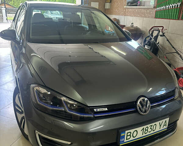 Серый Фольксваген e-Golf, объемом двигателя 0 л и пробегом 127 тыс. км за 13700 $, фото 1 на Automoto.ua