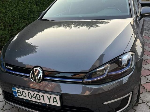 Серый Фольксваген e-Golf, объемом двигателя 0 л и пробегом 80 тыс. км за 16200 $, фото 1 на Automoto.ua