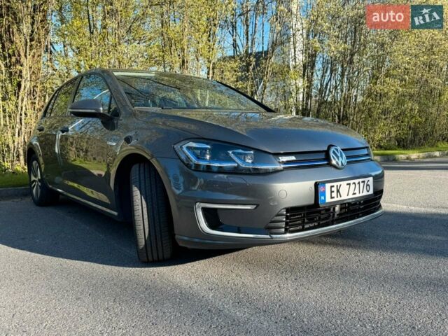 Серый Фольксваген e-Golf, объемом двигателя 0 л и пробегом 75 тыс. км за 13300 $, фото 1 на Automoto.ua