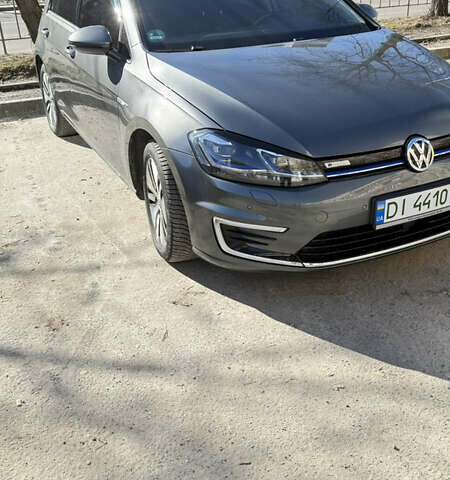 Серый Фольксваген e-Golf, объемом двигателя 0 л и пробегом 85 тыс. км за 12700 $, фото 1 на Automoto.ua