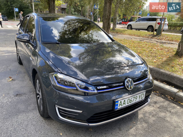 Серый Фольксваген e-Golf, объемом двигателя 0 л и пробегом 60 тыс. км за 15999 $, фото 1 на Automoto.ua