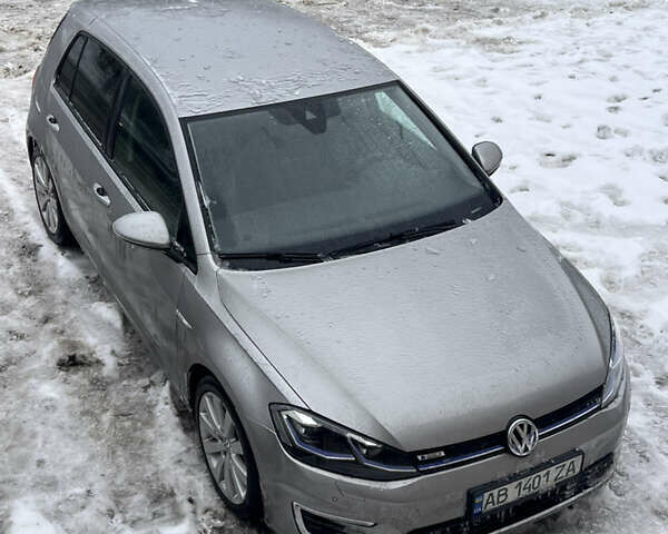 Серый Фольксваген e-Golf, объемом двигателя 0 л и пробегом 147 тыс. км за 14900 $, фото 1 на Automoto.ua
