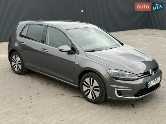 Серый Фольксваген e-Golf, объемом двигателя 0 л и пробегом 39 тыс. км за 15200 $, фото 1 на Automoto.ua