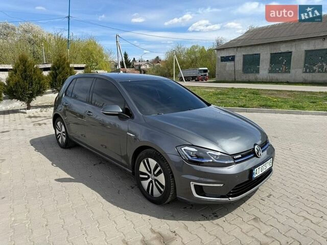 Серый Фольксваген e-Golf, объемом двигателя 0 л и пробегом 135 тыс. км за 12200 $, фото 1 на Automoto.ua