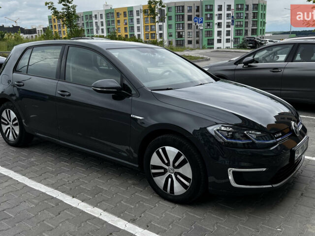 Серый Фольксваген e-Golf, объемом двигателя 0 л и пробегом 60 тыс. км за 16500 $, фото 1 на Automoto.ua