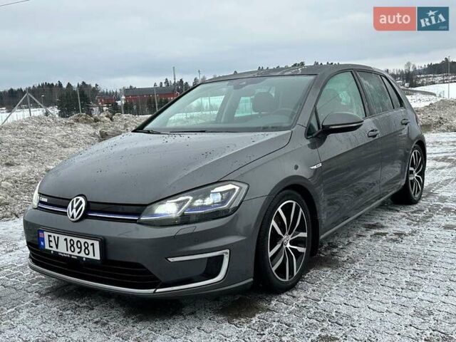 Серый Фольксваген e-Golf, объемом двигателя 0 л и пробегом 1 тыс. км за 11800 $, фото 1 на Automoto.ua