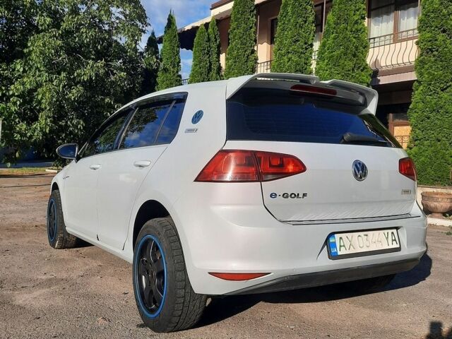 Серый Фольксваген e-Golf, объемом двигателя 0 л и пробегом 119 тыс. км за 12300 $, фото 1 на Automoto.ua