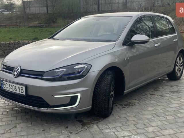 Серый Фольксваген e-Golf, объемом двигателя 0 л и пробегом 90 тыс. км за 16400 $, фото 1 на Automoto.ua