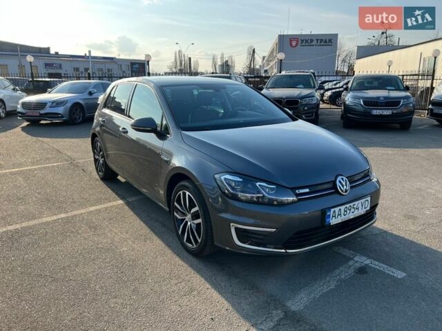 Серый Фольксваген e-Golf, объемом двигателя 0 л и пробегом 123 тыс. км за 12800 $, фото 1 на Automoto.ua