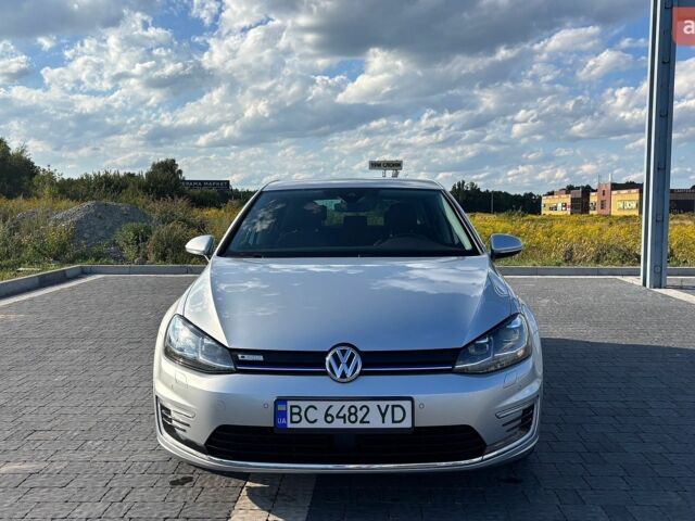 Серый Фольксваген e-Golf, объемом двигателя 0 л и пробегом 129 тыс. км за 14000 $, фото 1 на Automoto.ua