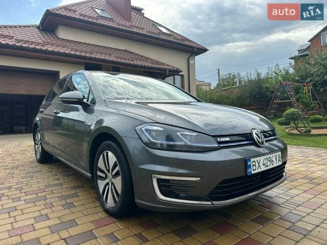 Серый Фольксваген e-Golf, объемом двигателя 0 л и пробегом 143 тыс. км за 12699 $, фото 1 на Automoto.ua