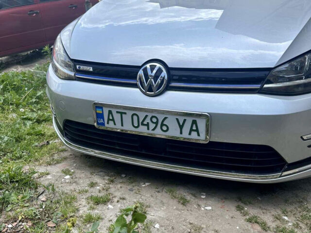 Серый Фольксваген e-Golf, объемом двигателя 0 л и пробегом 55 тыс. км за 15500 $, фото 1 на Automoto.ua