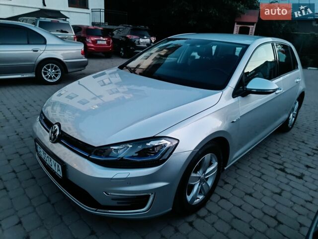 Серый Фольксваген e-Golf, объемом двигателя 0 л и пробегом 72 тыс. км за 12500 $, фото 1 на Automoto.ua